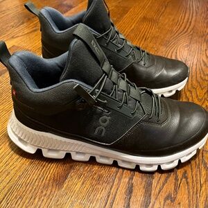 On Running Women’s Waterproof Cloudtec Hi  W9.5